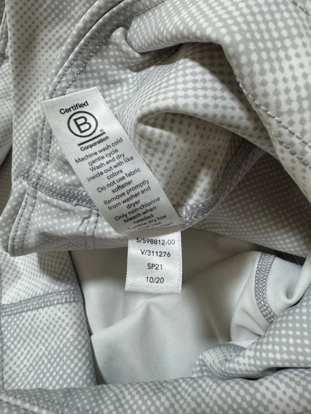 Athleta Salutation Stash Pocket Capri Leggings Light Grey Tie-Dye Print Size 2X - Picture 7 of 13